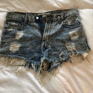 LEVI JEAN SHORTS